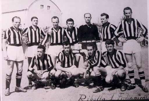 La squadra del Ribolla nel 1947.(Archivio Niosi
